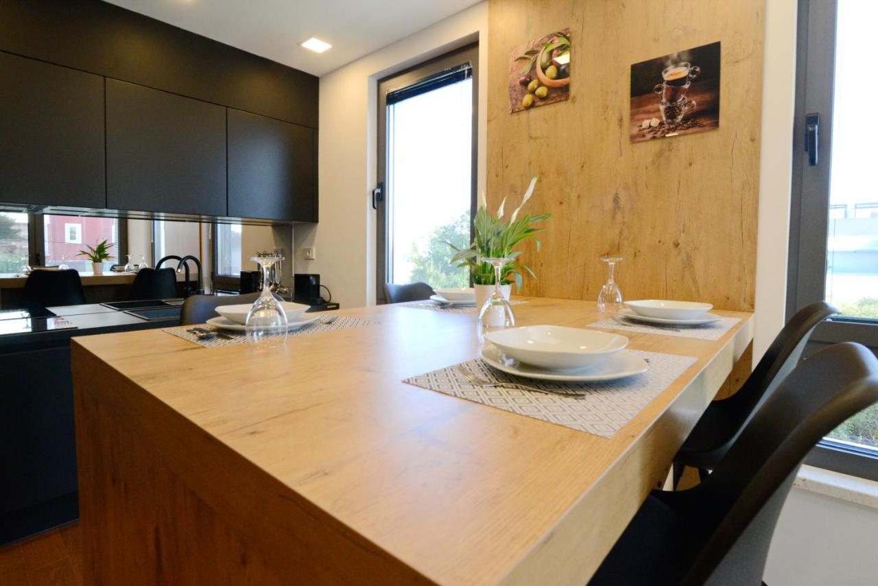 Novi Apartman Beti Blizu Plaze S Besplatnim Parkingom, Puntamika - Zadar Apartamento Exterior foto