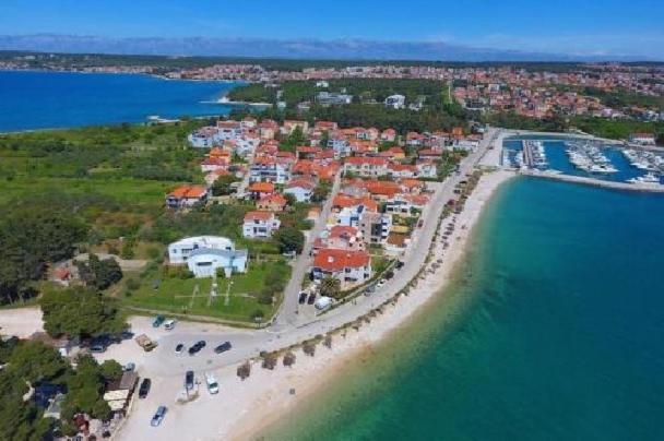 Novi Apartman Beti Blizu Plaze S Besplatnim Parkingom, Puntamika - Zadar Apartamento Exterior foto